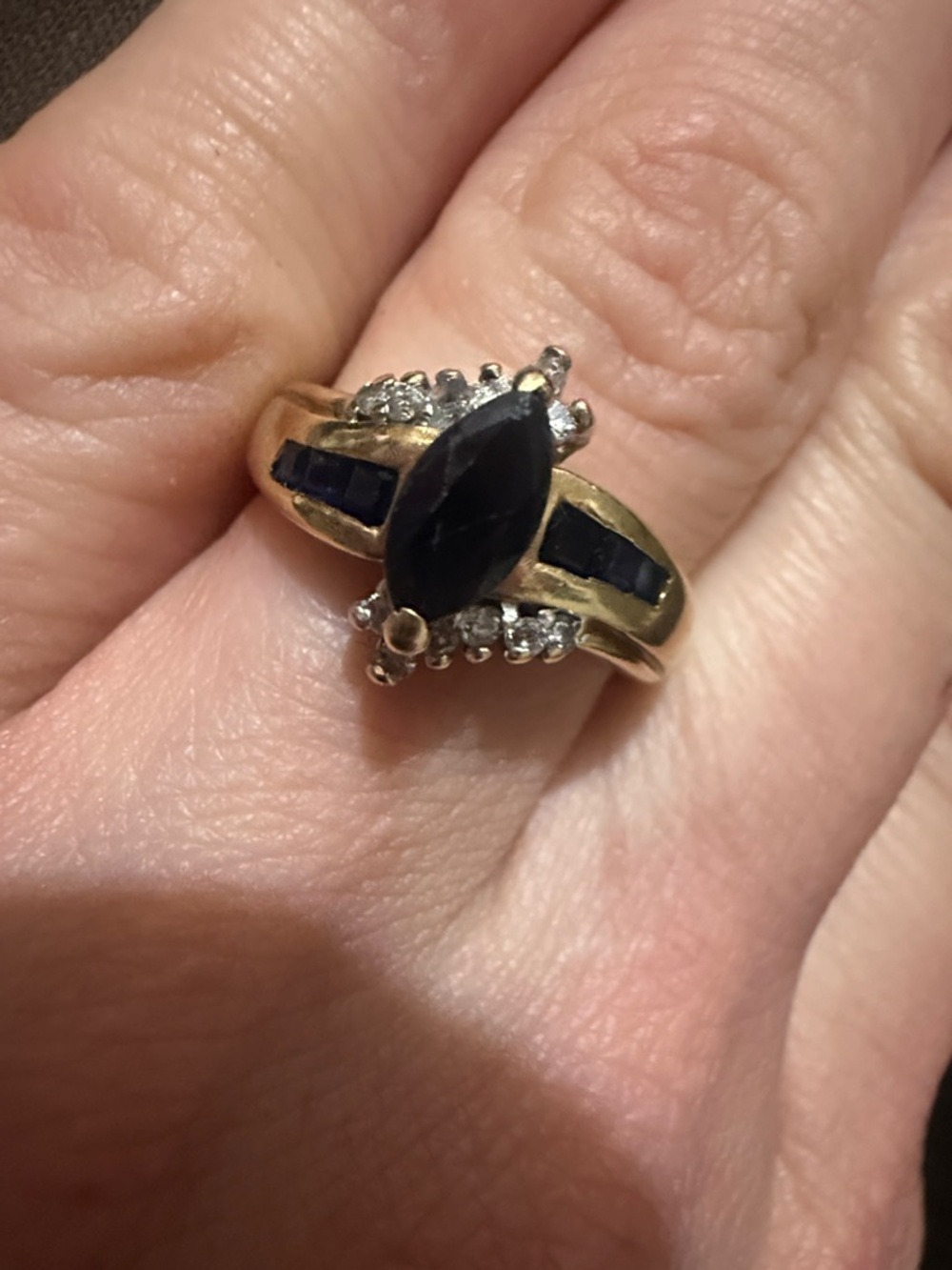 ✨Sapphire & Diamond Ring✨ 10kt Gold 
(video included) sz 7